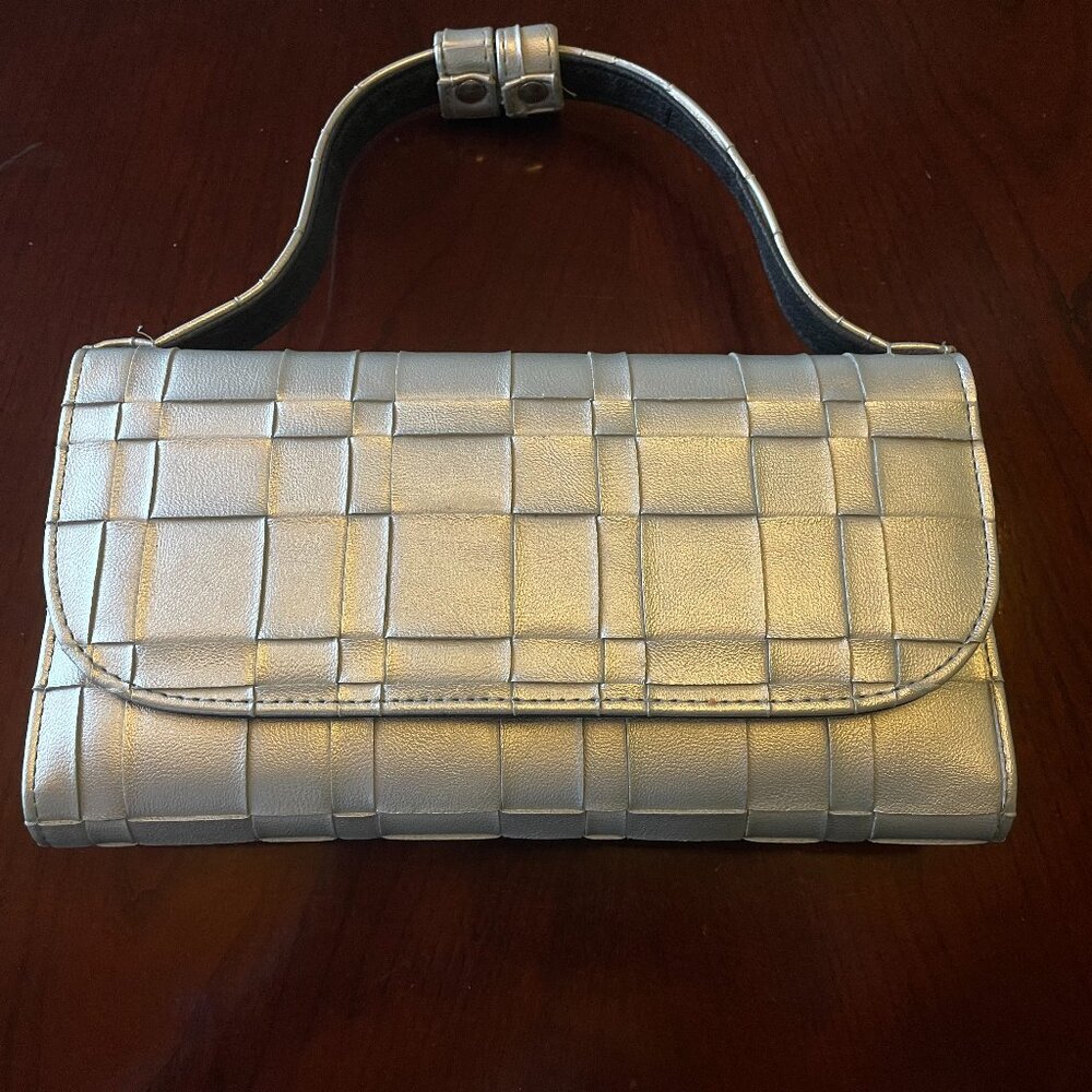 Silver Basket weave leather clutch purse with short strap no brand